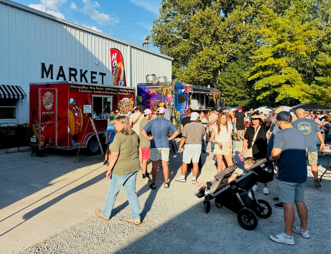 Hot Diggity food truck at a busy market event
